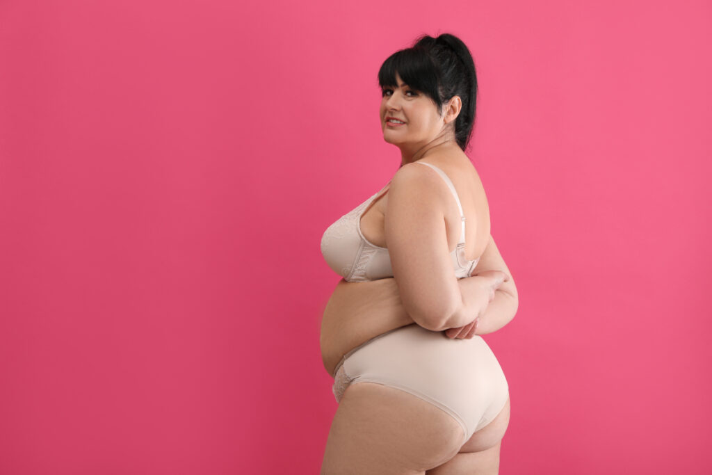 femmes nues et rondes